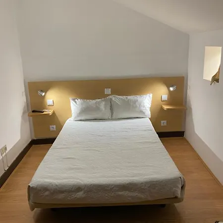 Lusa Atenas Penzion 3*