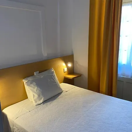 Guest house Lusa Atenas 2*