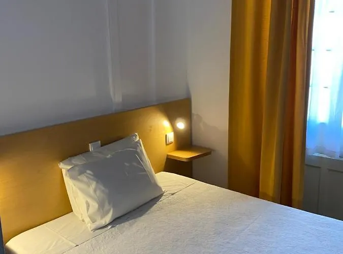 Πανσιόν Lusa Atenas 3*