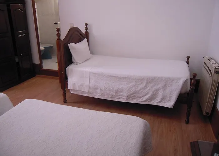 Lusa Atenas Πανσιόν 3*